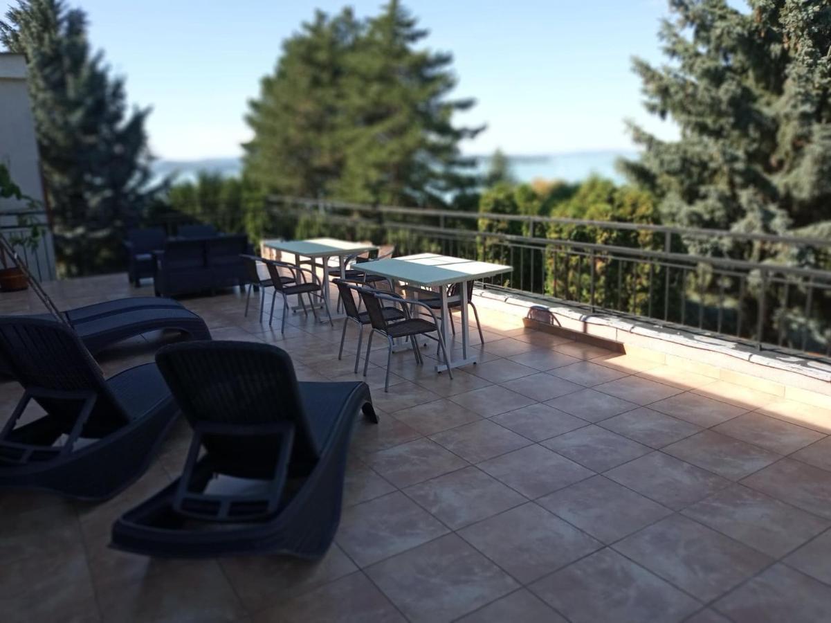 Pergola Panzio Hotel Balatonföldvár Exterior foto
