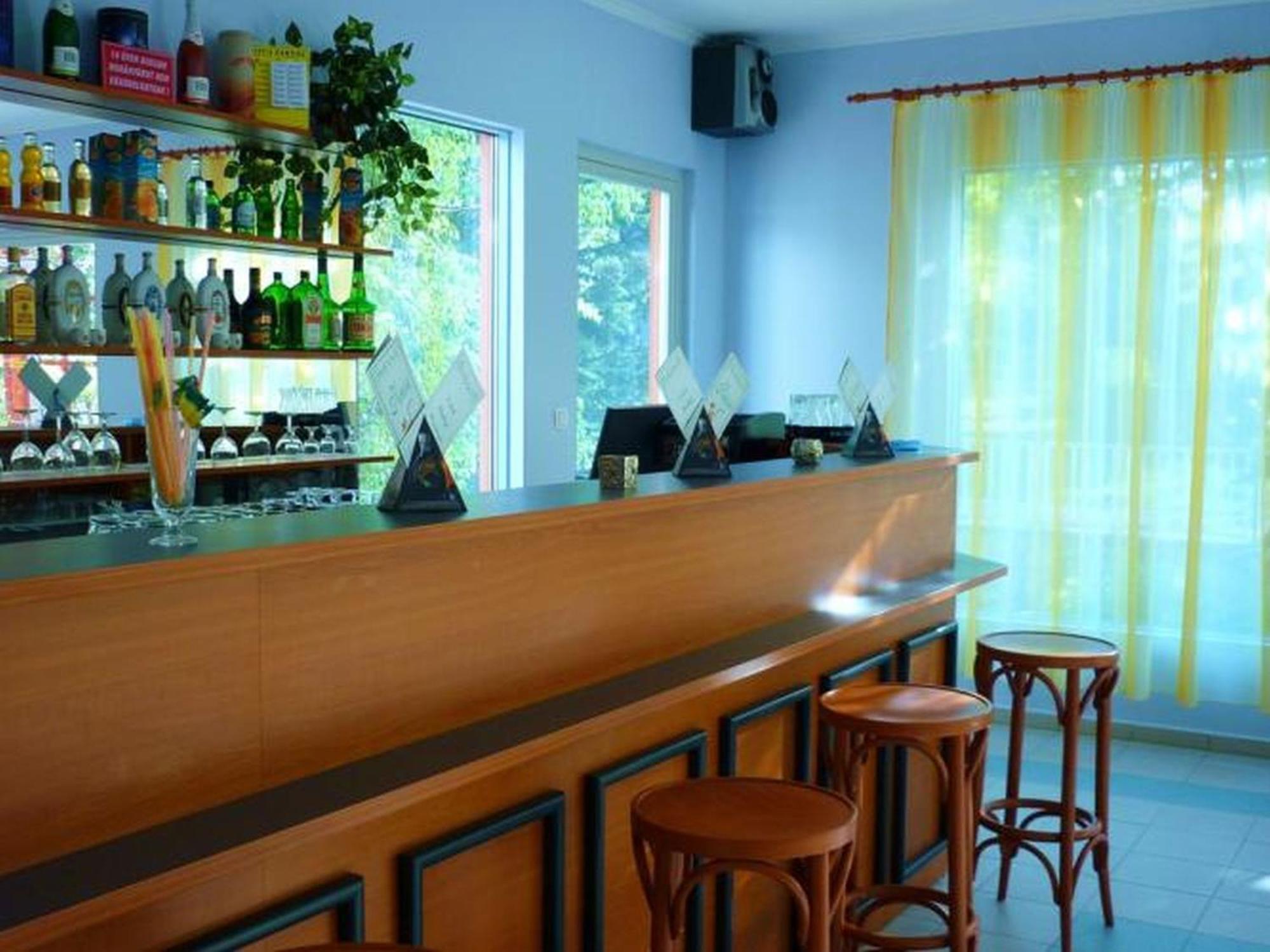 Pergola Panzio Hotel Balatonföldvár Exterior foto